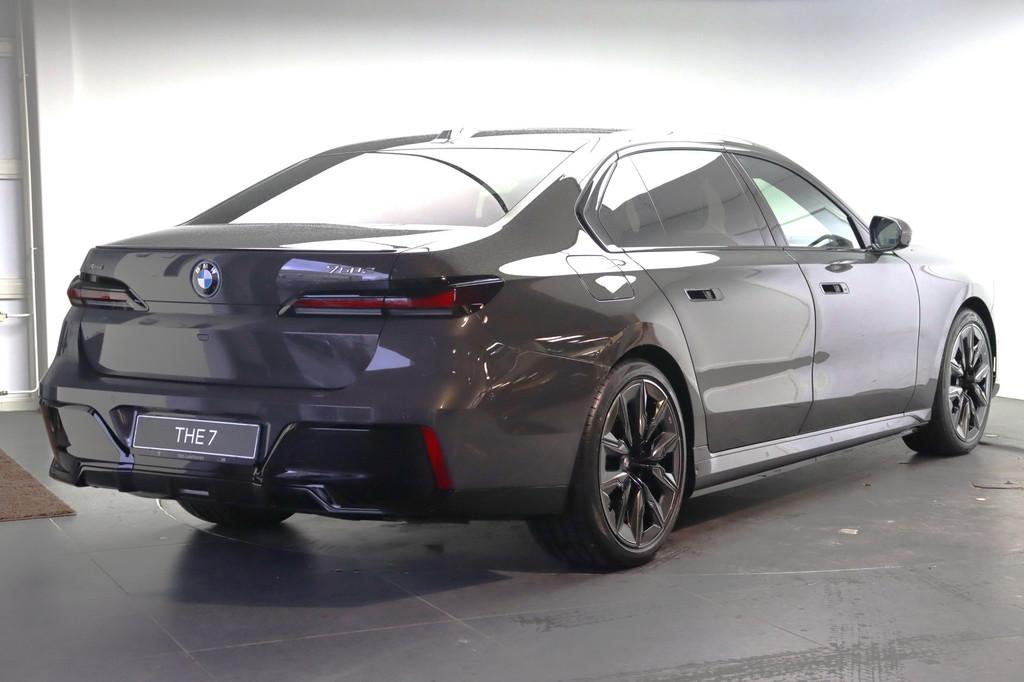 BMW 7 Serie 750e xDrive M Sport Automaat / Panoramadak Sky L, Auto's, Automaat, Zwart, Leder, Bedrijf