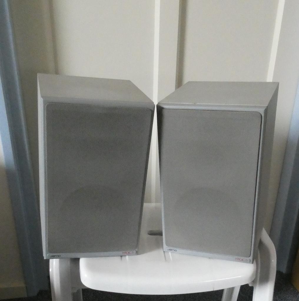 2 Luidsprekers/luidsprekerboxen Jamo, Ophalen, Gebruikt, 60 tot 120 watt, Front, Rear of Stereo speakers