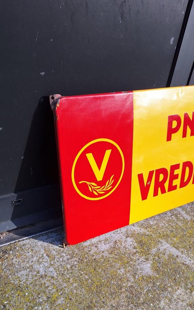 Zeer mooi emaille reclamebord van Vredestein banden., Reclamebord, Gebruikt, ., Ophalen of Verzenden