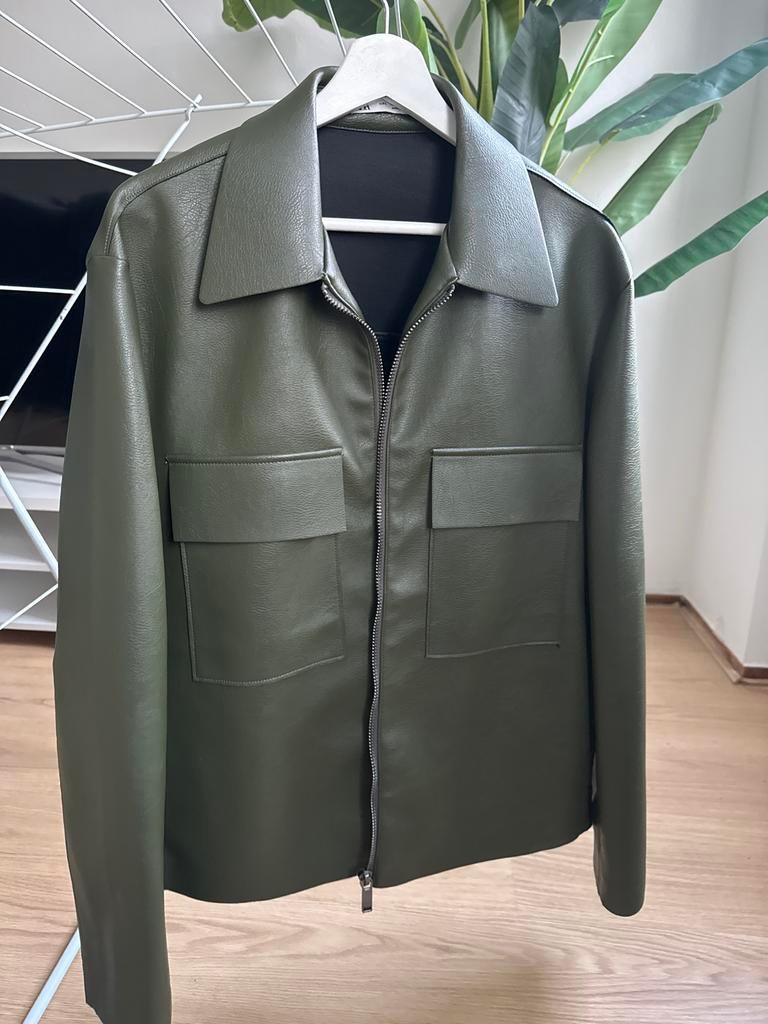 Zara Faux Leren Jas - Groen, Maat L, Kleding | Heren, Jassen | Winter, Zo goed als nieuw, Maat 52/54 (L), Groen, Ophalen of Verzenden