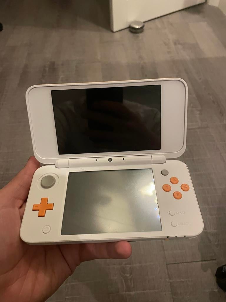 Nintendo 2ds xl, Spelcomputers en Games, Met games, Ophalen of Verzenden, Zo goed als nieuw, Wit