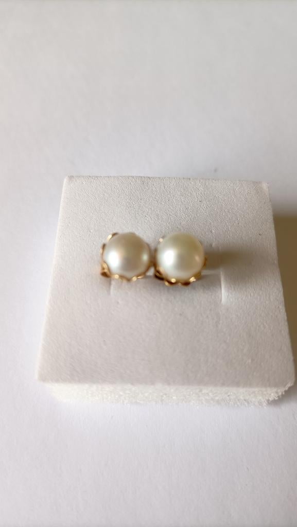 Oude gouden oorstekers met zoetwaterparel, 18 krt, Verzenden, Goud, Oorbellen, Met edelsteen