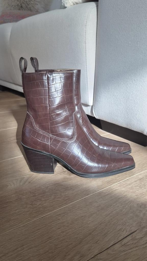 Bruine enkellaarsjes met krokodillenprint - Maat 39, H&M, Bruin, Lage of Enkellaarzen, Ophalen of Verzenden