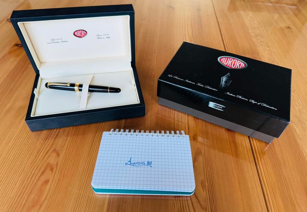 Aurora 88 zwart italic punt, Verzamelen, Pennenverzamelingen, Ophalen of Verzenden, Zo goed als nieuw, Vulpen, Overige merken