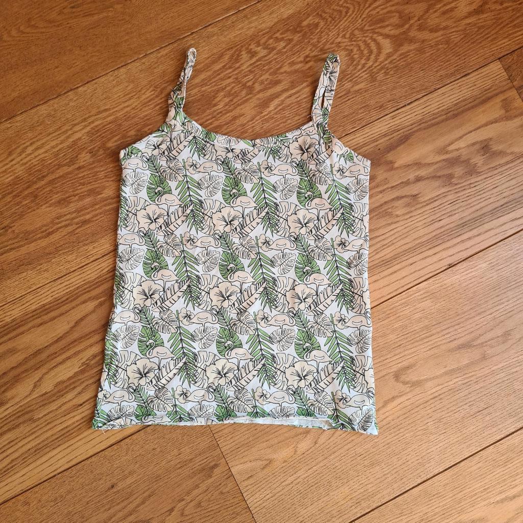 Topje met afbeelding flamingo's en bladeren (made by mama), Kinderen en Baby's, Kinderkleding | Maat 134, Ophalen of Verzenden