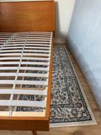 Houten tweepersoonsbed met lattenbodem, Huis en Inrichting, Slaapkamer | Bedden, Ophalen, Gebruikt, Bruin, Tweepersoons