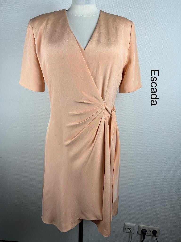 Escada Playsuit  (mt: 42) 21,1/9604, Kleding | Dames, Jumpsuits, Zo goed als nieuw, Maat 42/44 (L), Roze, Ophalen of Verzenden