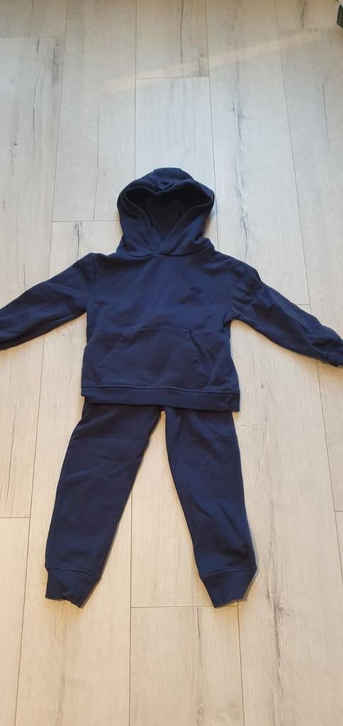 Primark Trainingspak Maat 104, Kinderen en Baby's, Kinderkleding | Maat 104, Jongen of Meisje, Ophalen of Verzenden, Zo goed als nieuw