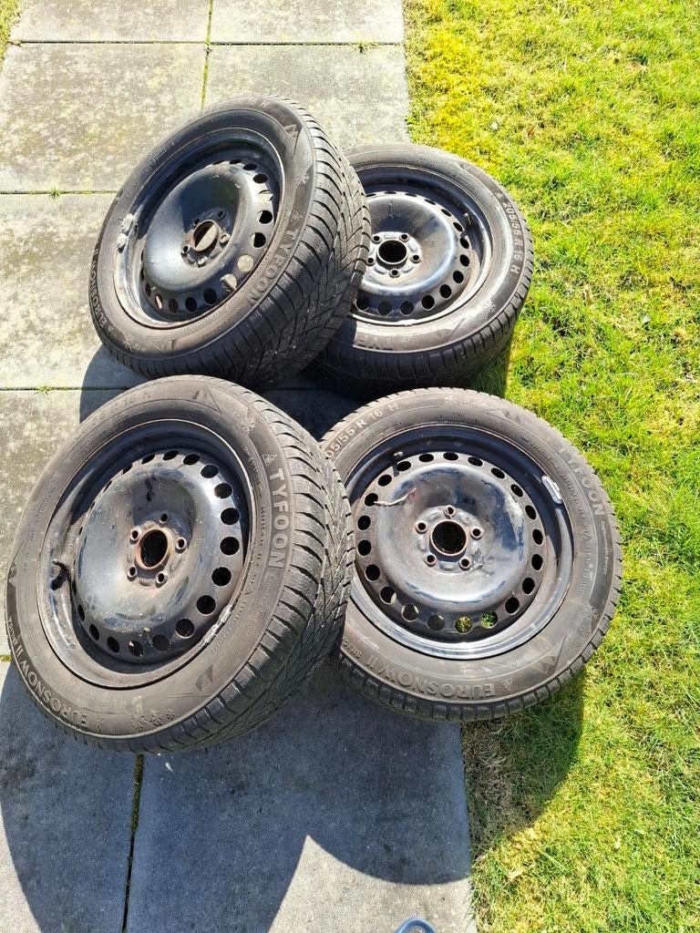 Winterbanden Ford/Volvo 205/55 R16 met stalen velgen, 16 inch, 205 mm, Winterbanden, Ophalen of Verzenden