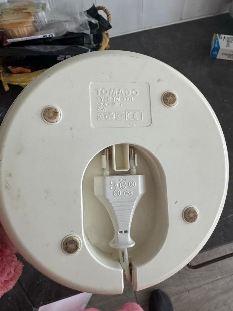 Elektrische Sinaasappelpers Tomado TM-8001, Ophalen of Verzenden, Gebruikt, Elektrisch, Citruspers