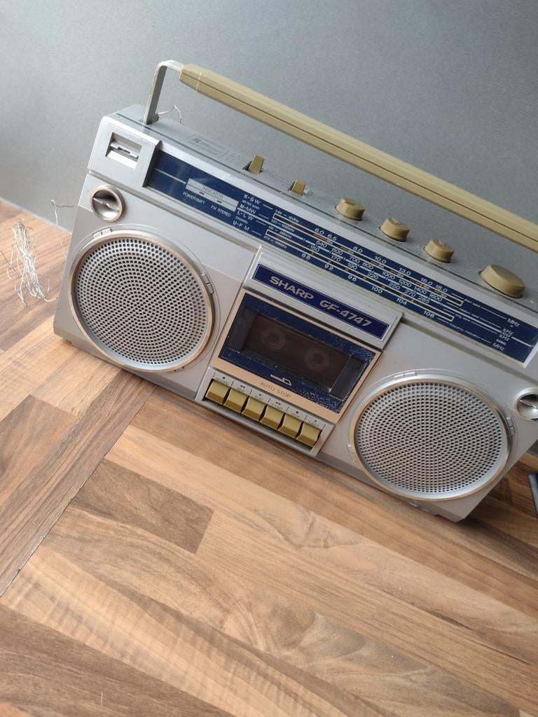 Sharp GF-4747 radio met afgebroken antenne, Ophalen of Verzenden