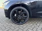 Volvo XC60 2.0 T6 Plug-in hybrid AWD Ultra Black Edition 360, Auto's, Automaat, Stof, Gebruikt, Euro 6