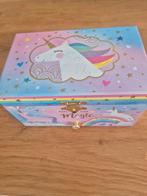 Sieradenkistje met sieraden, Ophalen, Zo goed als nieuw