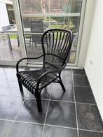 Zwarte rotan stoel - Stijlvol en comfortabel, Huis en Inrichting, Stoelen, Ophalen, Zwart, Riet of Rotan, Zo goed als nieuw