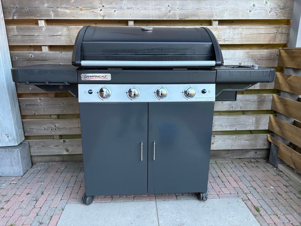 Campingaz bbq 4 Series Classic LS Plus (BLACK) Buitenkeuken, Tuin en Terras, Gasbarbecues, Ophalen, Zo goed als nieuw, Campinggaz