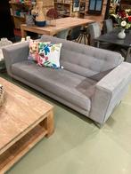 Lichtgrijze bank met comfortabele zit, Gebruikt, W, Driepersoons, 75 tot 100 cm