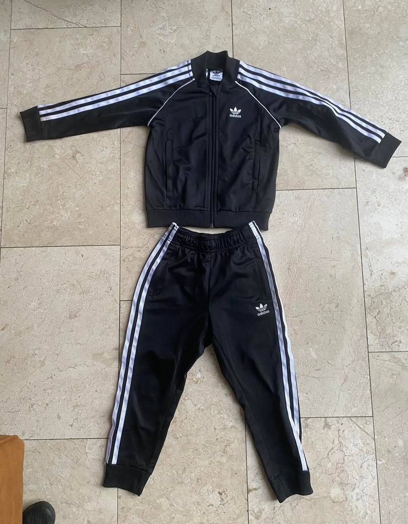 Adidas trainingspak maat 116 (5-6 jaar), Zwart, Overige maten, Ophalen of Verzenden, Zo goed als nieuw