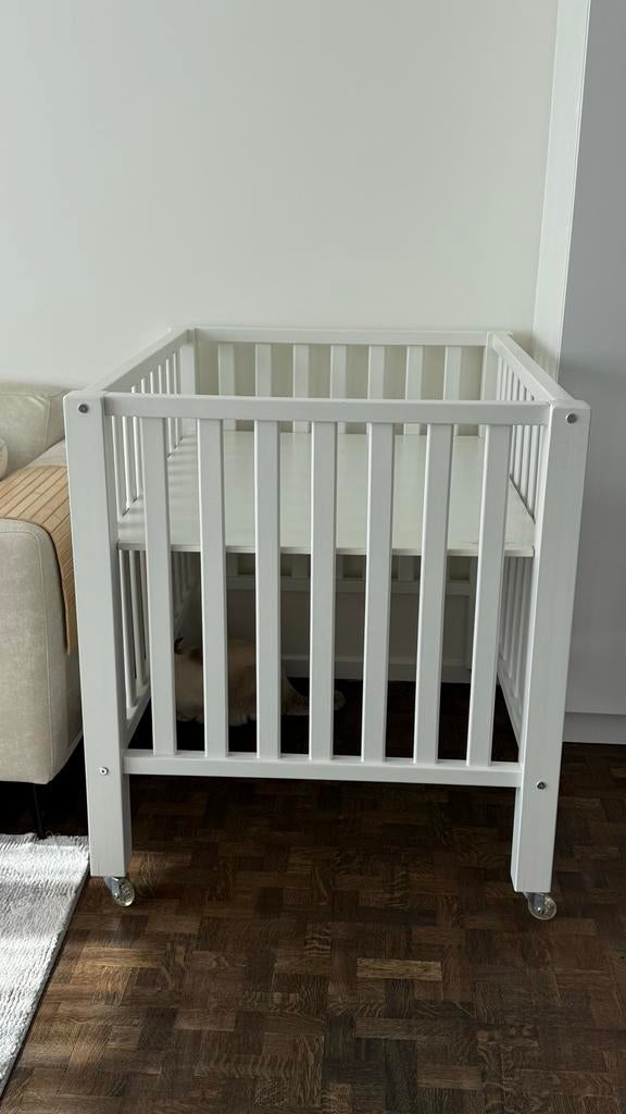 Babypark Quax box met matras en toebehoren, Ophalen, Gebruikt, Vierkant, Wieltjes