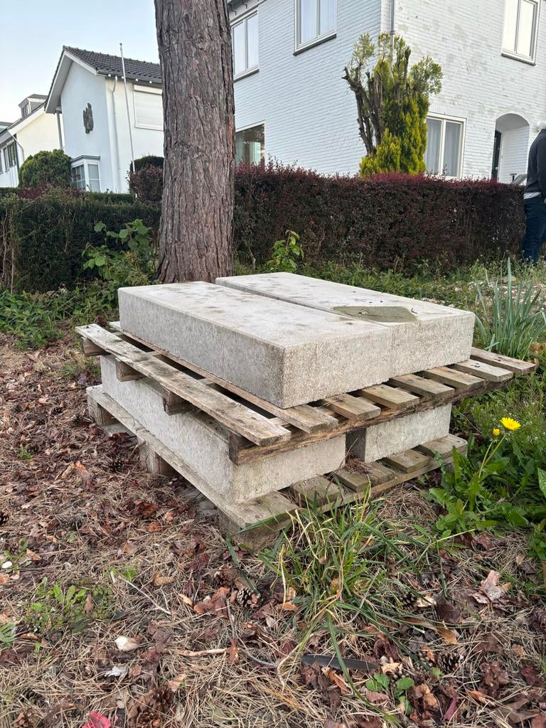 Betonnen trede, Ophalen, Gebruikt, 10 m² of meer, Beton