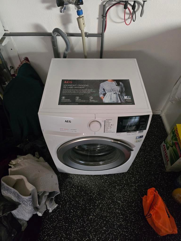 AEG 6000 Series Lavamat Wasmachine - Koolborstels bijna op, Gebruikt, Voorlader, 85 tot 90 cm, 1200 tot 1600 toeren