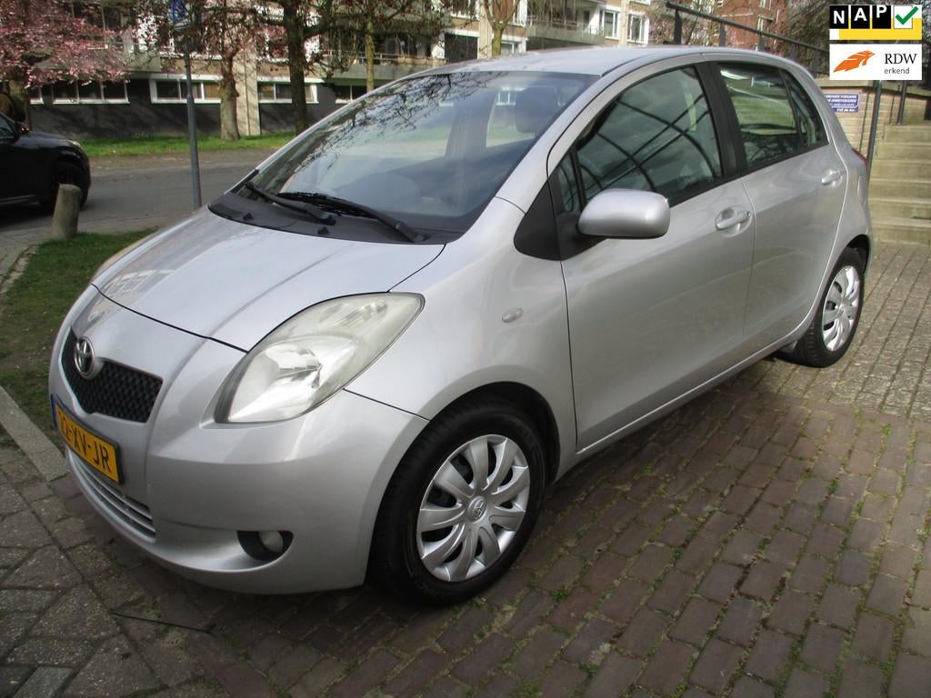 Toyota Yaris 1.3 VVTi Sol MMT//AUTOMAAT, 750 kg, 4 cilinders, Origineel Nederlands, Bedrijf