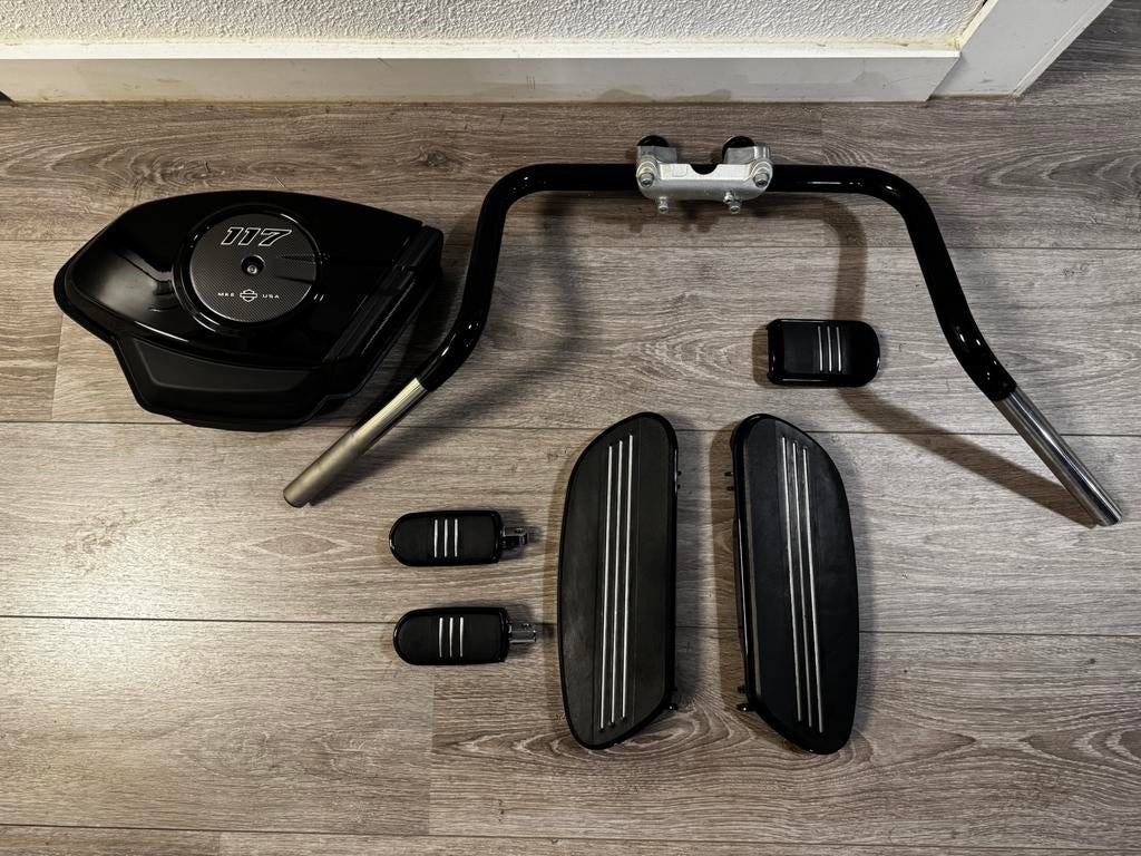 OEM Uitlaatsysteem - Stuur Zwart- Luchtfilter Touring M8 117, Motoren, Ophalen of Verzenden, Nieuw