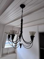 Elegante Zwarte Hanglamp met Melkglas Kappen, Huis en Inrichting, Lampen | Hanglampen, Ophalen, Zo goed als nieuw, Metaal, 75 cm of meer