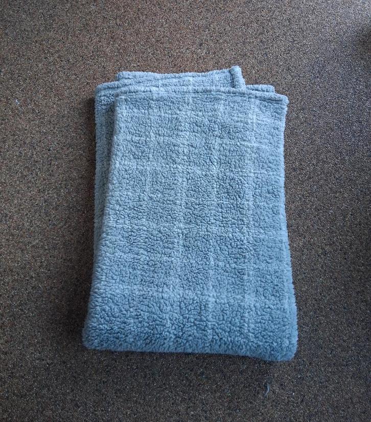 Dekens fleece Teddy, set van 2 - gratis ophalen, Huis en Inrichting, Woonaccessoires | Plaids en Woondekens, Zo goed als nieuw