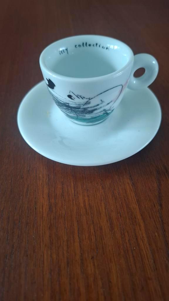 Illy Collection 2004 Kop en Schotel - Design Servies, Huis en Inrichting, Keuken | Servies, Zo goed als nieuw, Kop(pen) en/of Schotel(s)