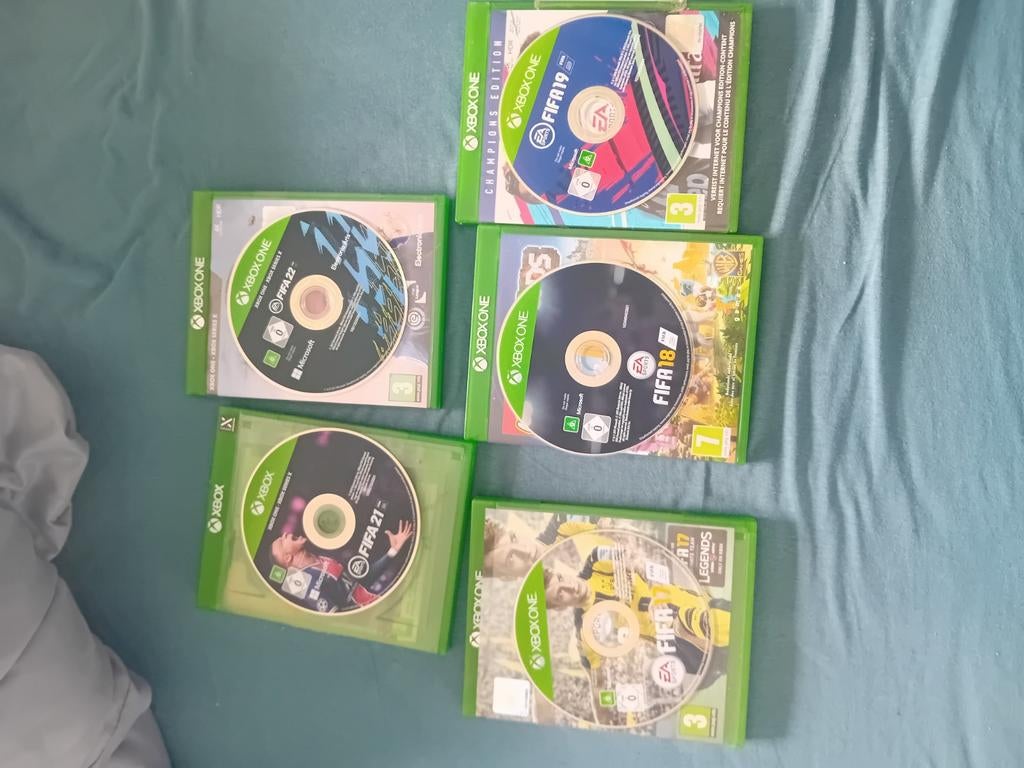 FIFA 17, 18, 19, 21, 22 Xbox One - Discs perfect, Gebruikt, Ophalen of Verzenden, Eén computer, Sport