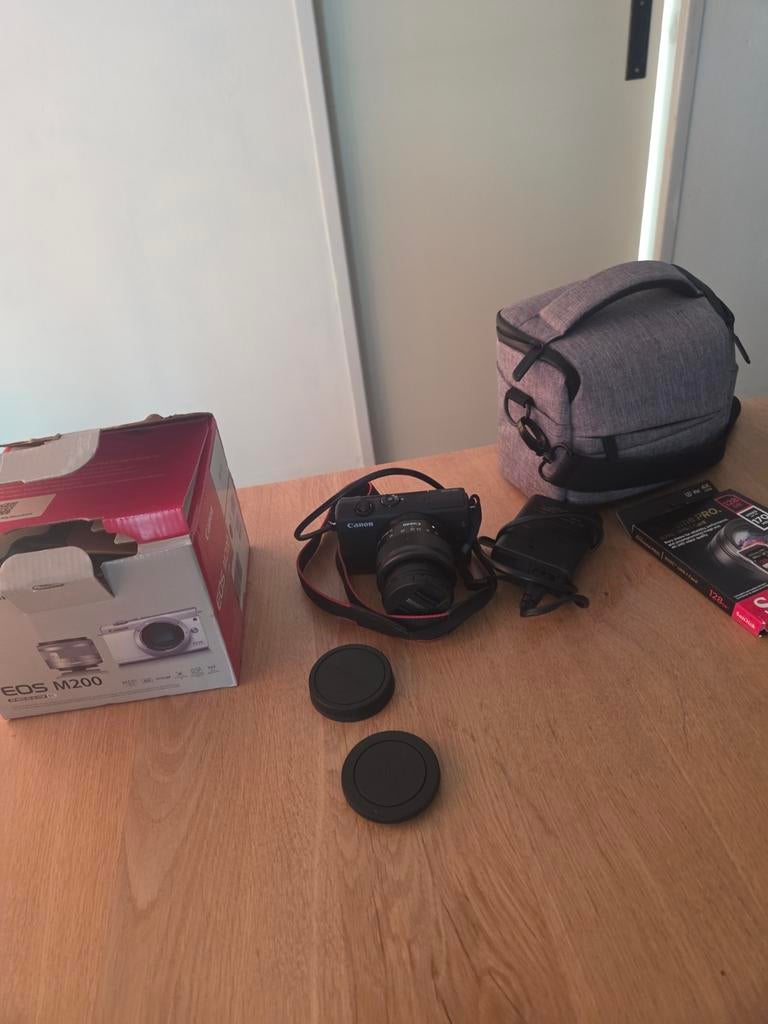 Te koop Canon EOS M200 camera met lens en toebehoren, Ophalen, Canon, Geen optische zoom