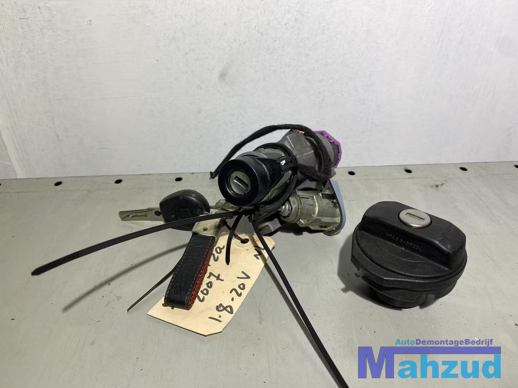 SEAT IBIZA 3 Contactslot set met 1 sleutel, Gebruikt, Autovia A-2, Km 585 585
08760  Martorell, ES, Ophalen of Verzenden, SEAT S.A.