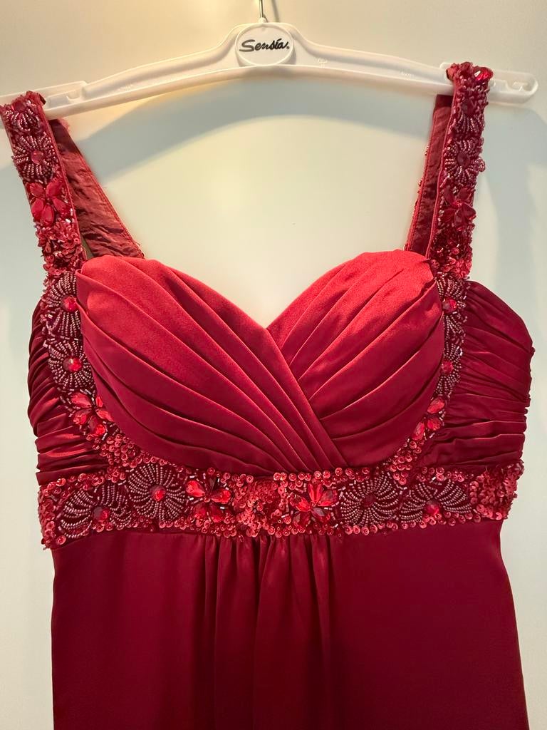 Prachtige bordeauxrode avondjurk met kralen incl. sjaal, Maat 38/40 (M), Ophalen of Verzenden, Zo goed als nieuw, Rood