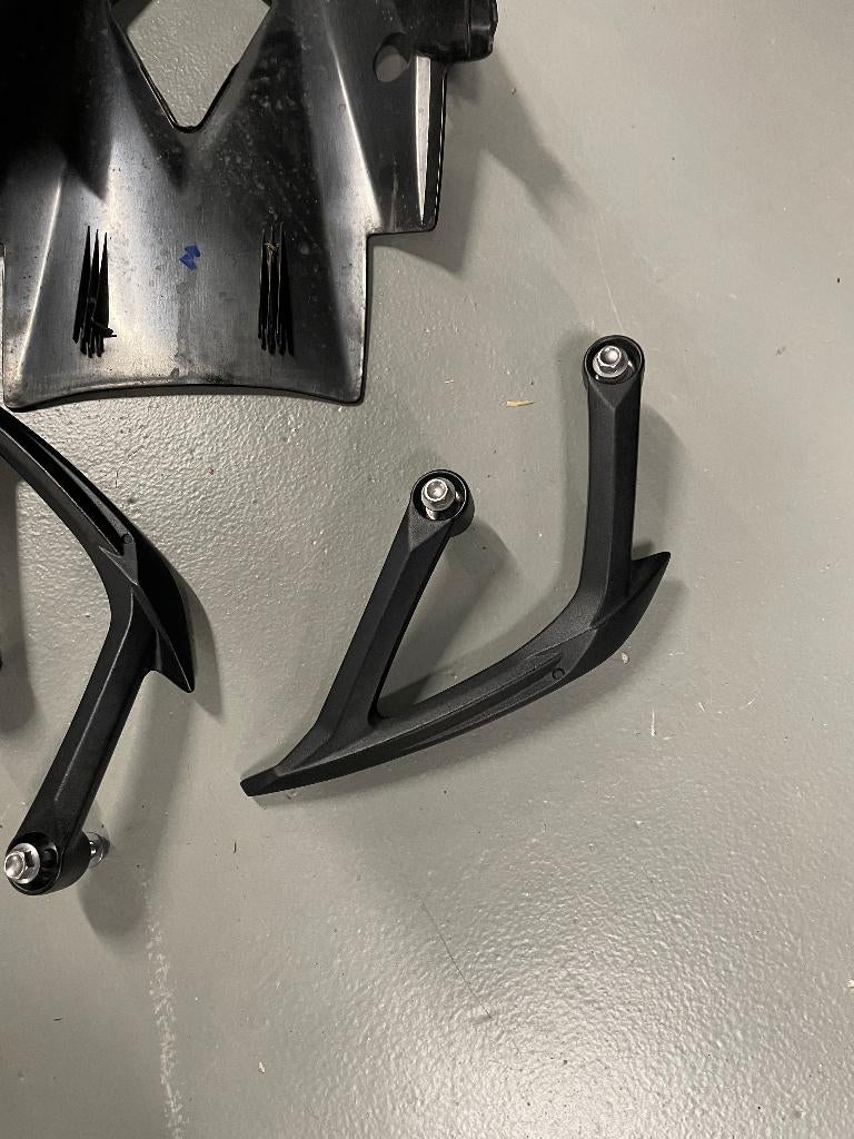 Triumph Street Triple Grabrail kit, Ophalen of Verzenden, Gebruikt