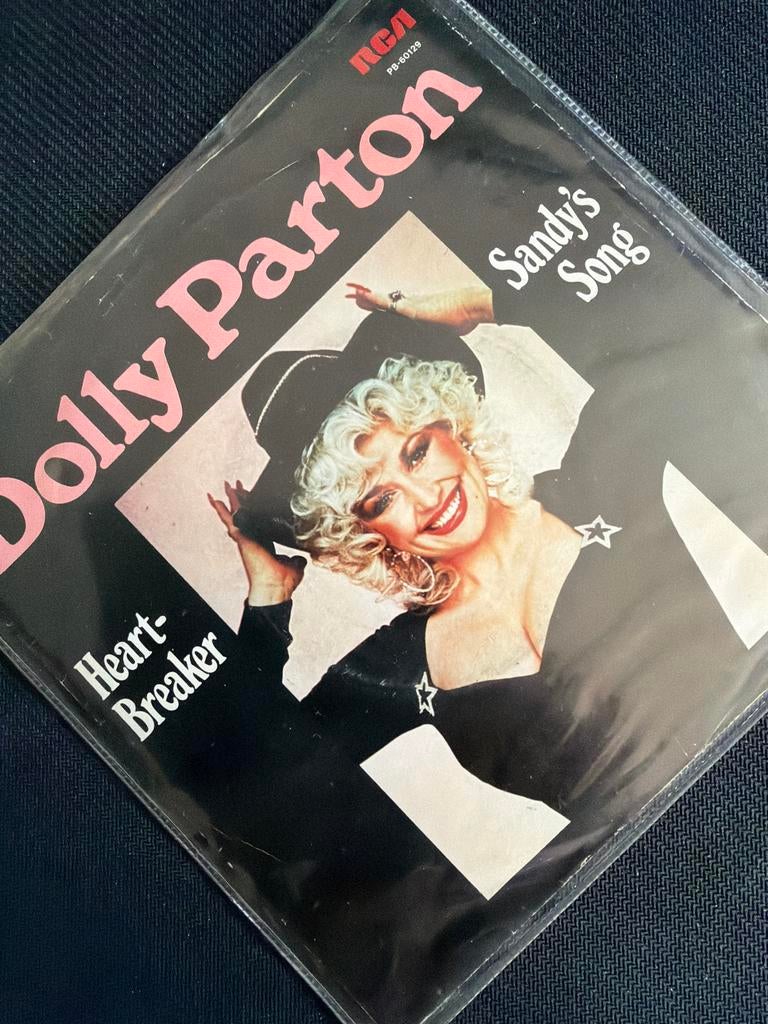 Dolly Parton - Heartbreaker / Sandy's Song single, Cd's en Dvd's, Vinyl Singles, Gebruikt, 7 inch, Single, Ophalen of Verzenden