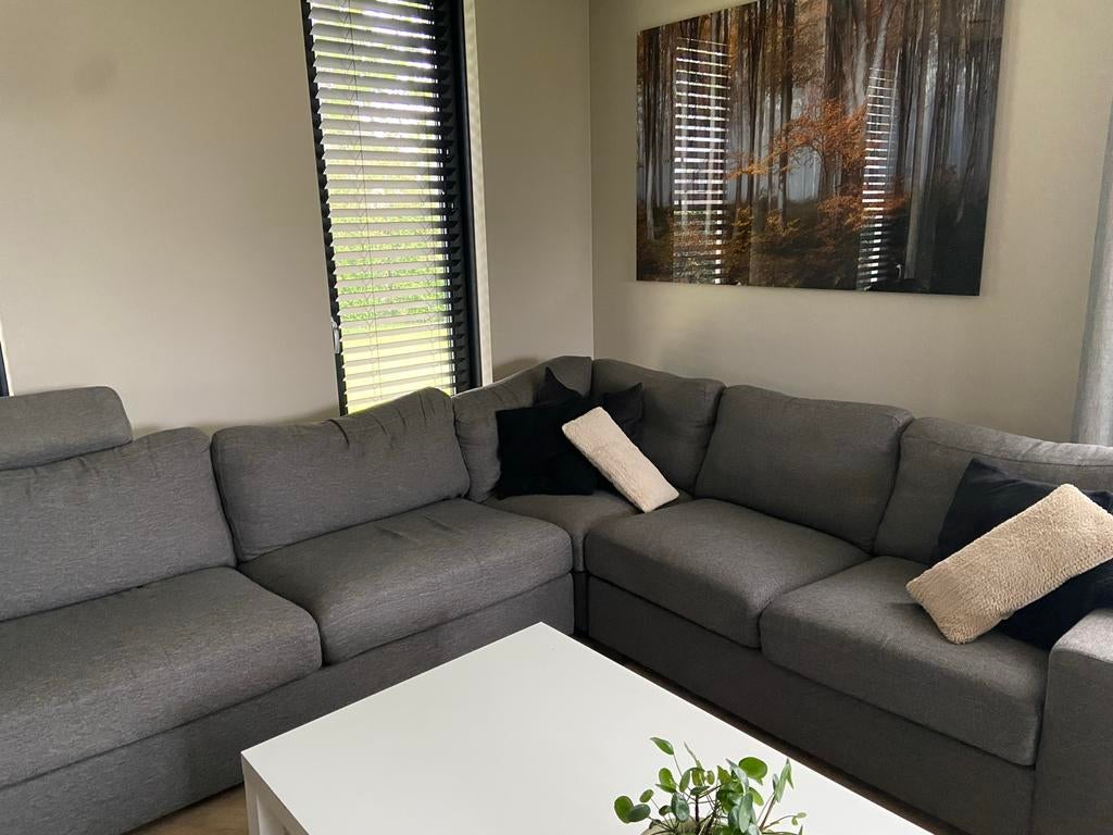 Grijze/bruine hoekbank met losse kussens, 274x257 cm, 250 tot 300 cm, Hoekbank, Ophalen of Verzenden, Zo goed als nieuw