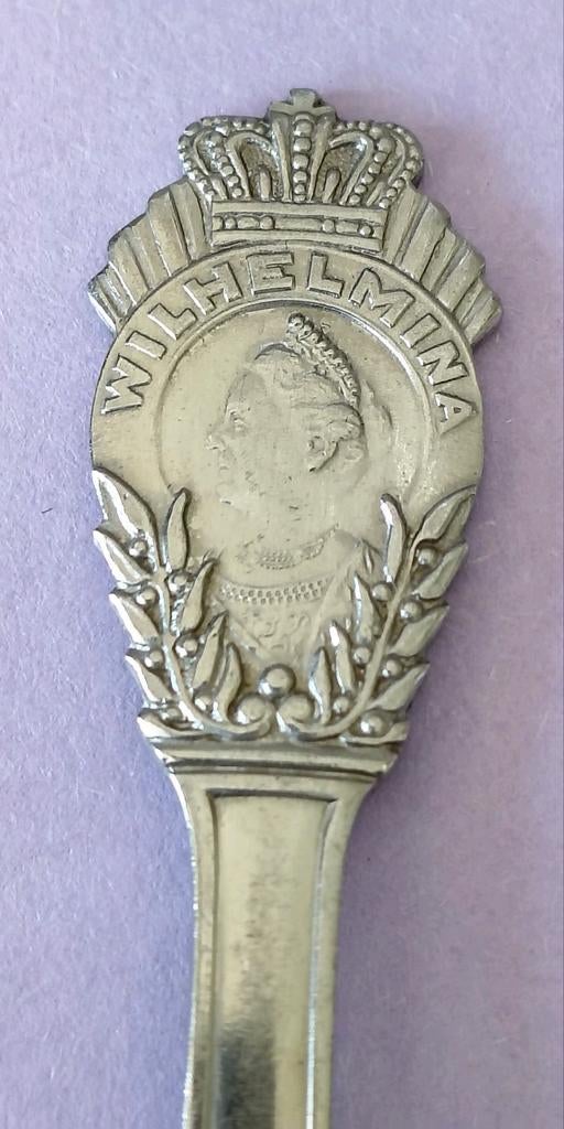 GERO ZILMETA LEPETJE KONINGING WILHELMINA*THEELEPELTJE, Verzamelen, Ophalen of Verzenden, Zo goed als nieuw, Nederland, Speld(je) of Lepel(tje)