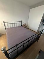 Ijzeren bed met redelijk nieuw matras, Ophalen, Tweepersoons, Zo goed als nieuw, Metaal