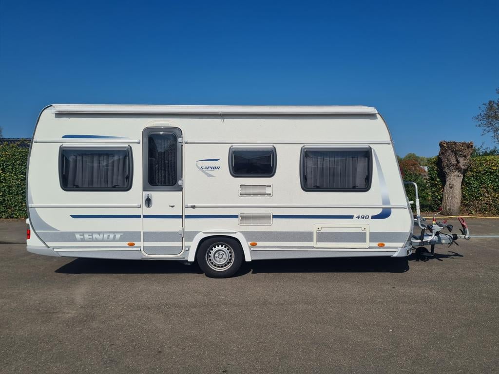 Fendt Saphir 490 ( incl. stallings mogelijkheid), Caravans en Kamperen, Caravans, Schokbreker, Rondzit, Bedrijf, Dwarsbed