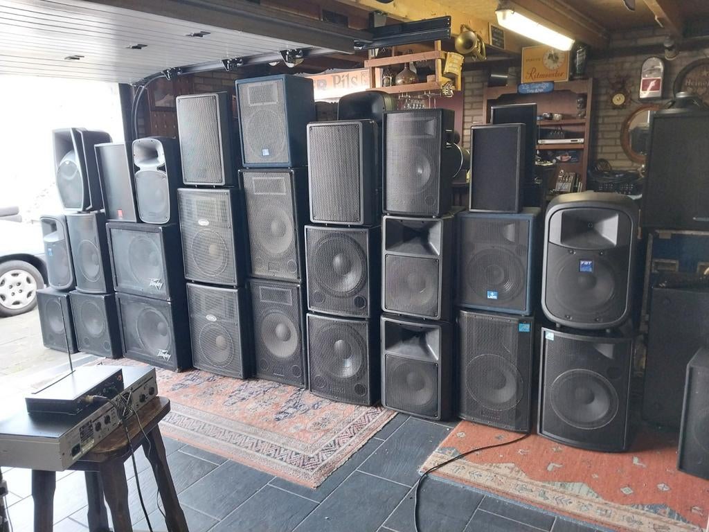 Gezocht .12 inch BEYMA woofer, Ophalen of Verzenden, 120 watt of meer, Front, Rear of Stereo speakers, Overige merken