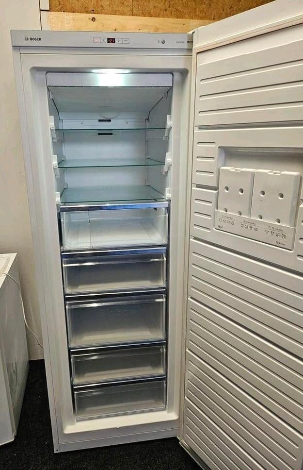 Bosch xxl vriezer 8 laden energiezuinig A++ igst, Ophalen, Gebruikt, 60 tot 90 cm, 160 cm of meer