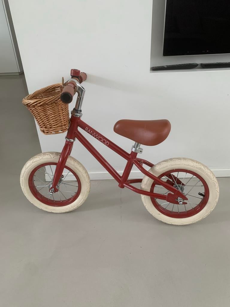 Banwood kinderloopfiets rood met mandje - Zo goed als nieuw, Fietsen en Brommers, Ophalen of Verzenden, Zo goed als nieuw, Minder dan 16 inch