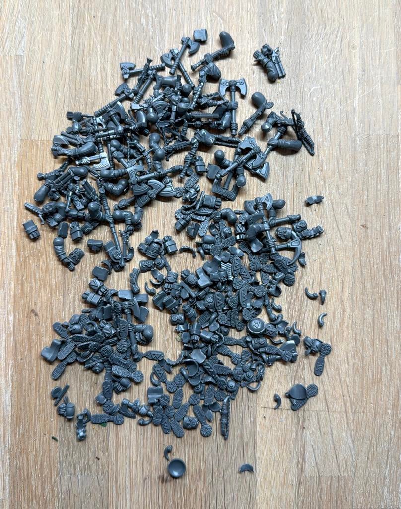 Warhammer Dwarf bits mix #1, Hobby en Vrije tijd, Wargaming, Ophalen of Verzenden, Zo goed als nieuw, Warhammer