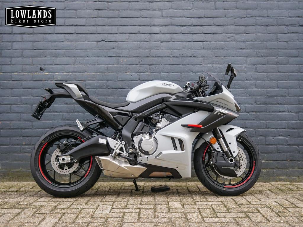 CFMOTO 675 SR-R (bj 2025 model 2026), Bedrijf, Onbekend, Super Sport, Onbekend