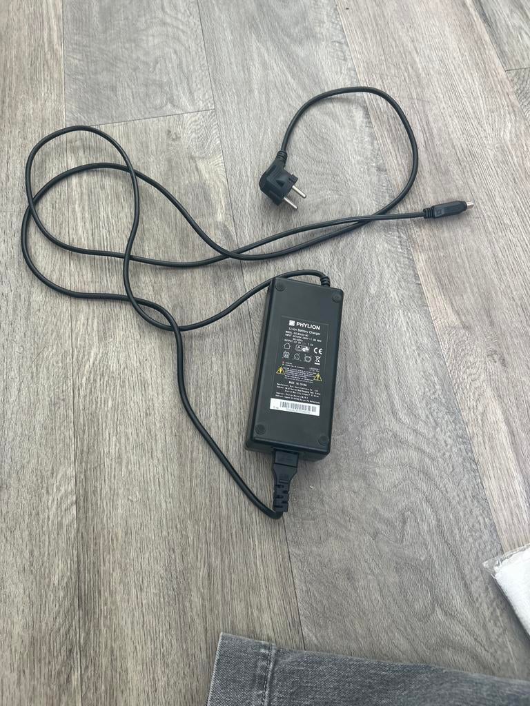 Phylion E-bike Oplader 42V 2A, Ophalen of Verzenden, Gebruikt