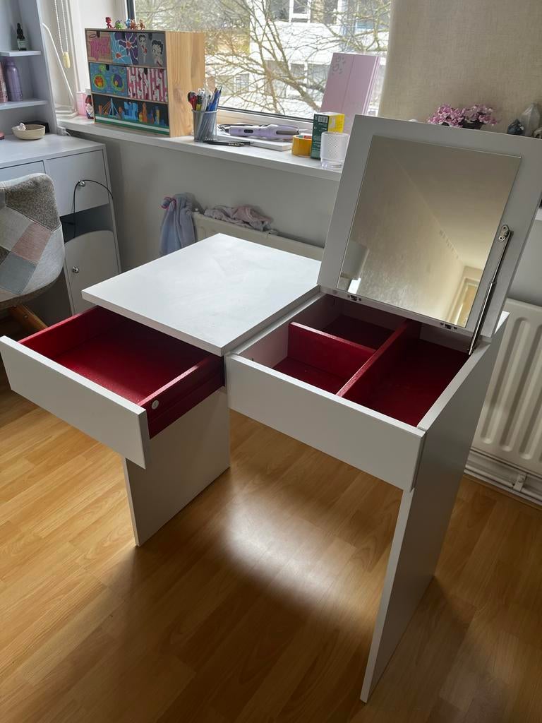 Ikea brimnes makeup tafel met spiegel en lades, Huis en Inrichting, Ophalen, 50 tot 100 cm, Zo goed als nieuw, Minder dan 100 cm