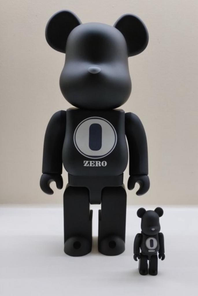 Bearbrick ROBERT INDIANA-fragmentdesign 100%&400% Set Noiry, Verzamelen, Poppetjes en Figuurtjes, Nieuw, Ophalen of Verzenden