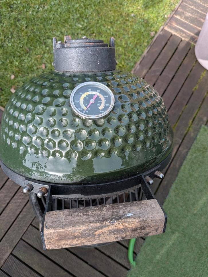Kamado BBQ Groen - Compleet met onderstel en thermometer, Tuin en Terras, Houtskoolbarbecues, Gebruikt, Ophalen of Verzenden