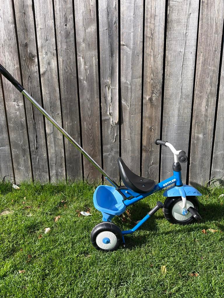 Kettler driewieler met duwstang, blauw, Fietsen en Brommers, Fietsen | Driewielers, Ophalen, Zo goed als nieuw, Duwstang