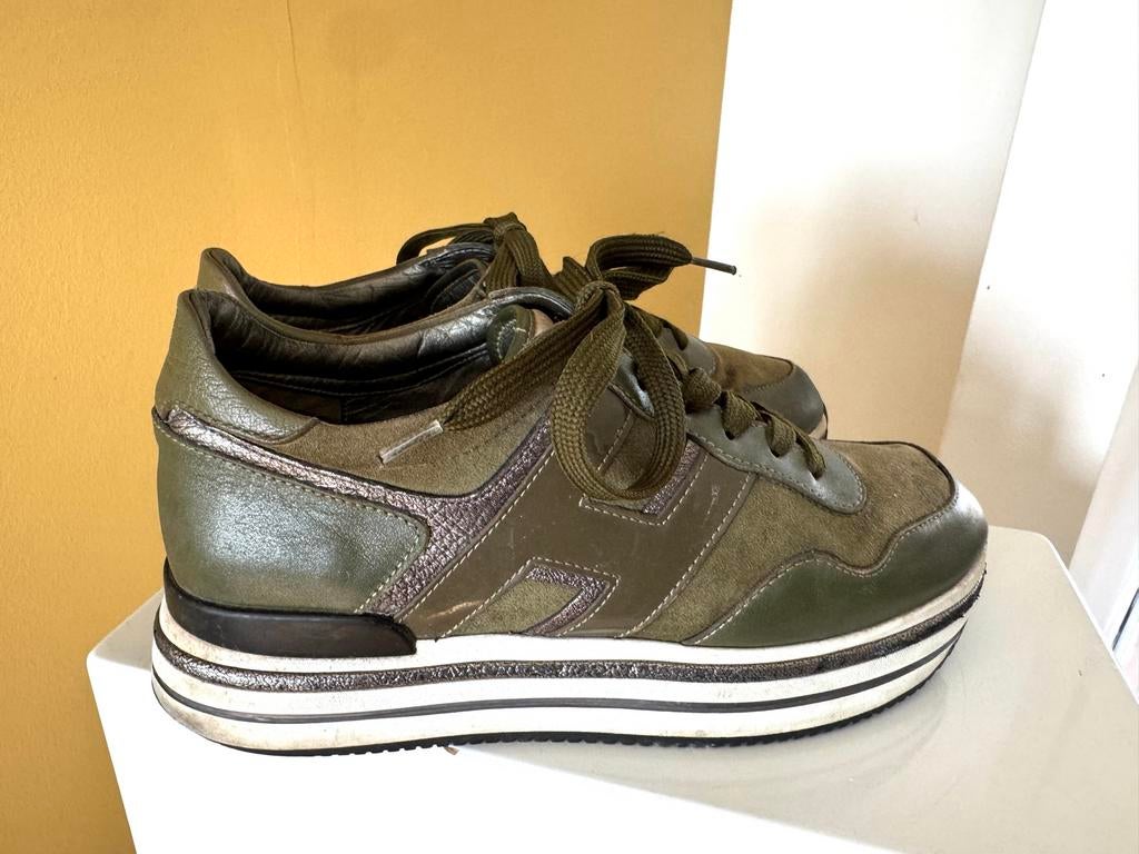Hogan khaki leren sneakers in topstaat - Maat 38 chcs, Ophalen of Verzenden, Zo goed als nieuw, Groen, Sneakers of Gympen